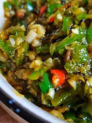 拌飯拌面絕佳：燒椒醬