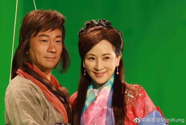 TVB實力女星前夫高調秀恩愛!身形圓潤發福明顯,與富婆女友相依