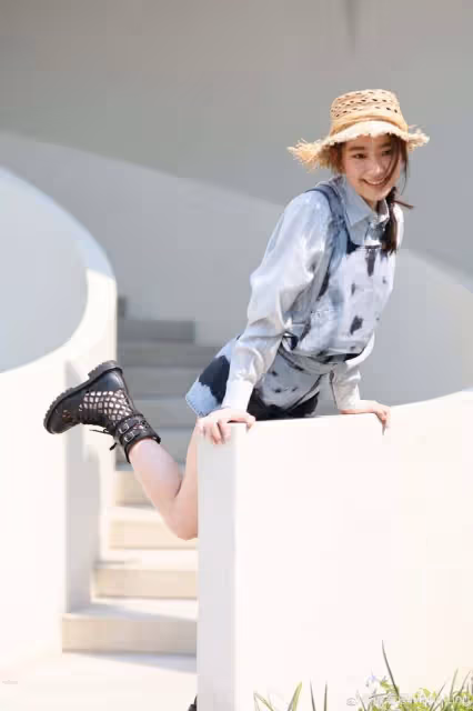 TVB實力女星前夫高調秀恩愛!身形圓潤發福明顯,與富婆女友相依