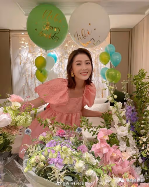 周勵淇43歲生日粉紅少女造型開P!皮膚白滑零皺紋靚過初出道
