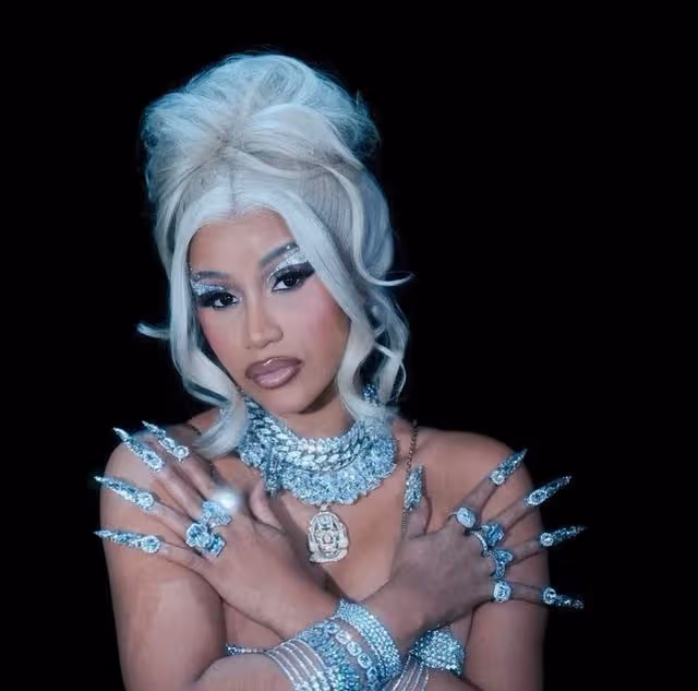 美國女rapperCardi B:與麻辣雞的恩恩怨怨
