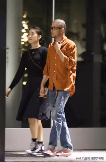 與相差18歲嬌妻的婚前約會照曝光