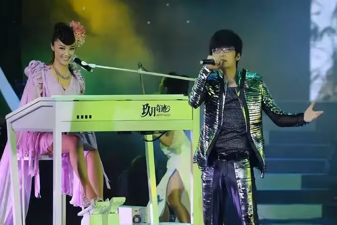 離婚4年後,玖月奇蹟選擇復婚,是真心相愛,還是商業聯盟?