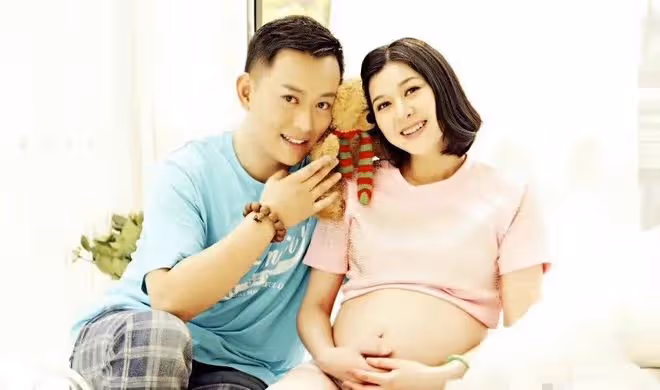 49歲黃海冰為網紅站台熱舞!扭腰擺胯超賣力,身材發福撞臉沙溢