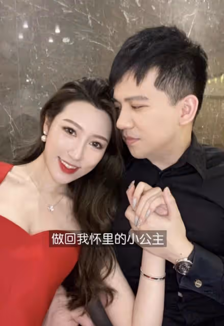 陳佩斯外甥女豪辦滿月宴!富豪老公罕見露面,穿七千上衣彰顯身價