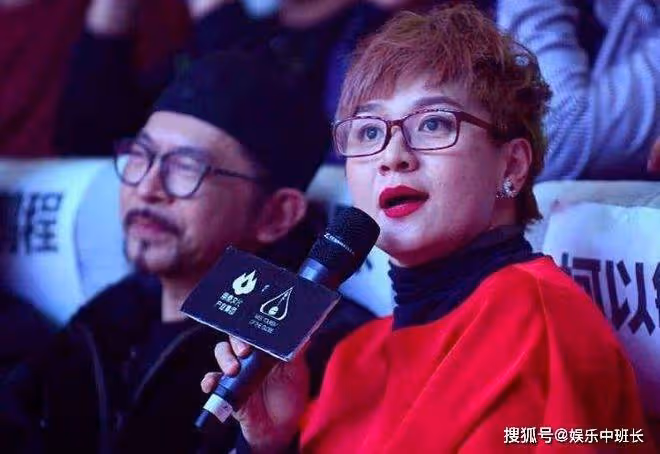 自認為自己很紅，上節目做導師瘋狂耍大牌，被封殺以後哭著求原諒