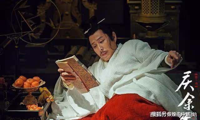 他患癌吃止痛藥拍戲，去世半年導演才知道，留下500部作品和妻兒