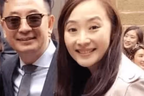 她不顧家人反對，嫁給剛出獄的黃海波並生下孩子，如今過得怎樣？
