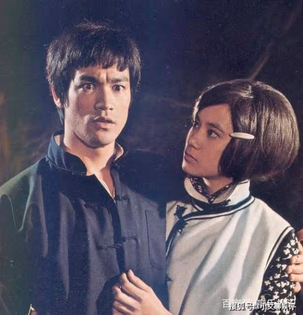 19歲出道，是李小龍御用的女主角，今66歲依舊不忘李小龍的恩情
