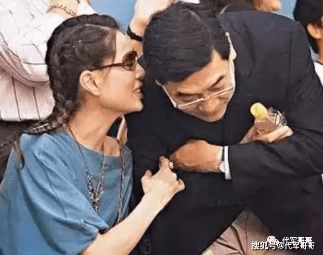 小龍女李若彤:兩段失敗感情 如今56歲孤身一人