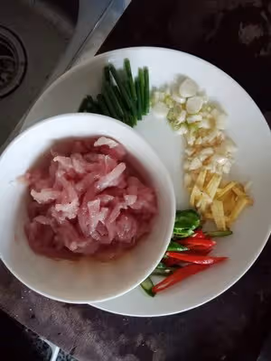 嫩南瓜炒肉絲