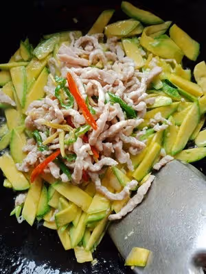 嫩南瓜炒肉絲