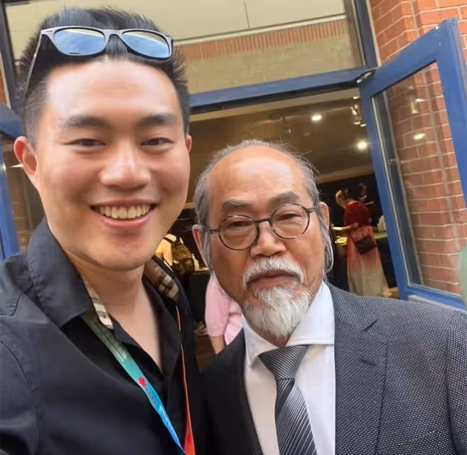 70歲元華移居溫哥華生活,鬚髮皆白變化大,與家人團聚弄孫為樂