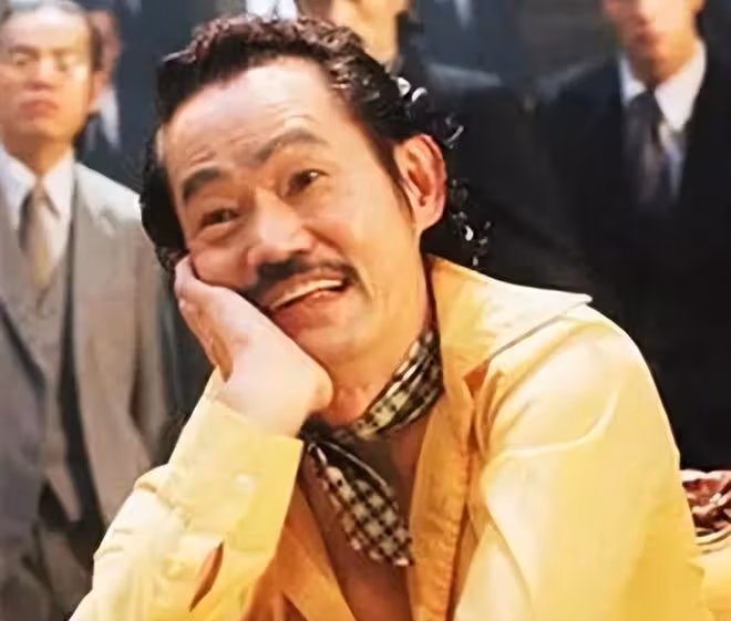 70歲元華移居溫哥華生活,鬚髮皆白變化大,與家人團聚弄孫為樂