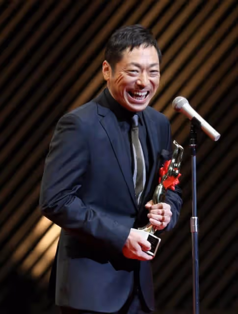 中日高人氣男星塌房!公然扯女性內衣實施猥褻,癲狂狀態曝光