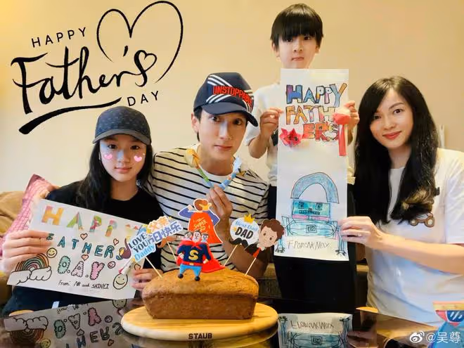 吳尊帶兒女來中國上學,送娃坐大巴內心不舍,12歲女兒身高喜人