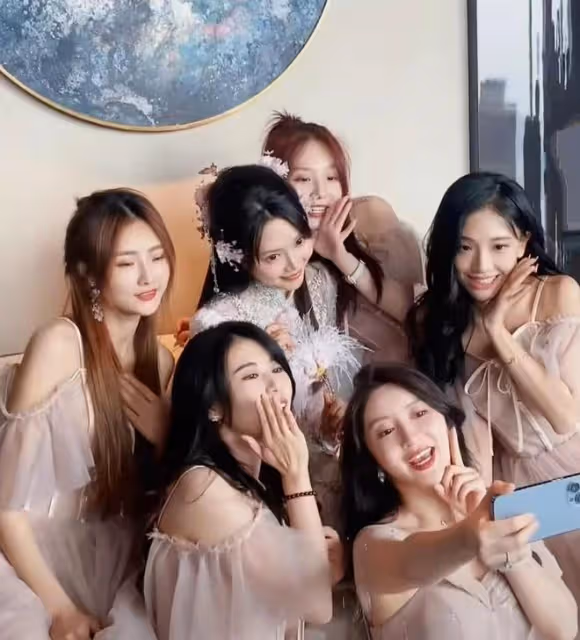網紅情侶志揚越心結婚!婚禮現場甜蜜熱吻,新娘母女淚別令人動容