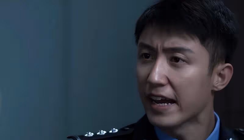 看了《罰罪》衝著黃景瑜,趙尋得到了足夠的關注,他野蠻的演技實在是太瘋狂了
