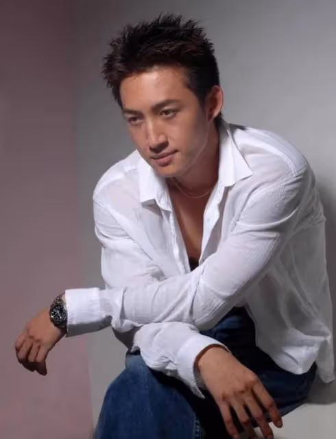 《雪在燒》15年女主無戲可拍,男二口碑崩塌,汪洋逆襲
