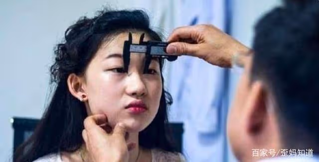 19歲女孩苦戀劉亦菲,名字「改一樣」,花百萬整容4年卻成這模樣