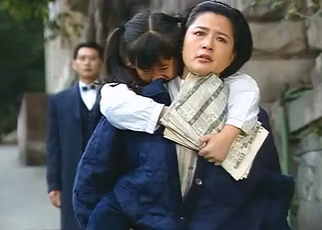 老戲骨黃淑儀移民加拿大,住獨棟別墅生活愜意,久違回國演舞台劇