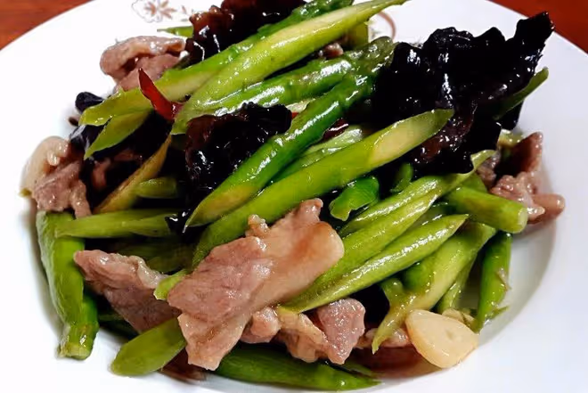 蘆筍木耳炒肉片