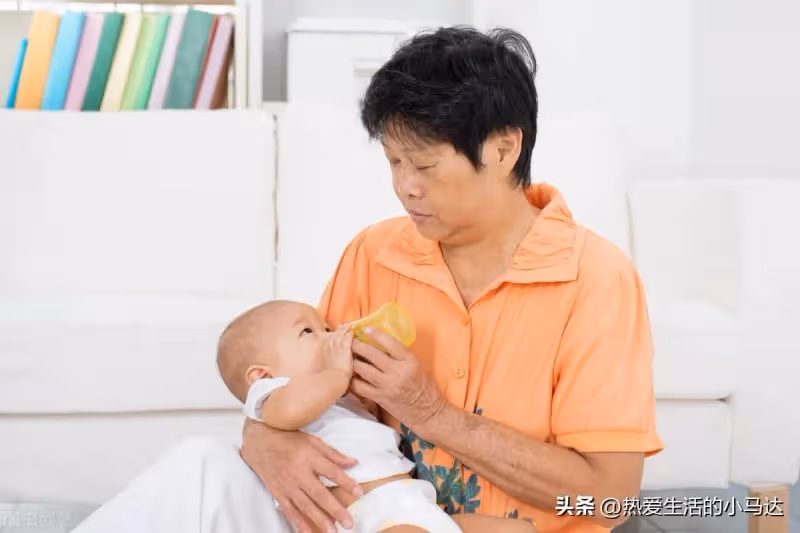 61歲老人坦言：「幫兒女帶孩子時」先講好這4個條件　避免「吃力不討好」產生矛盾