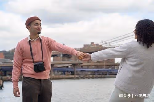 不想上交工資！丈夫提出「AA制婚姻」各管各的　43歲妻子立馬答應「並提出分房睡」：陪你A到底