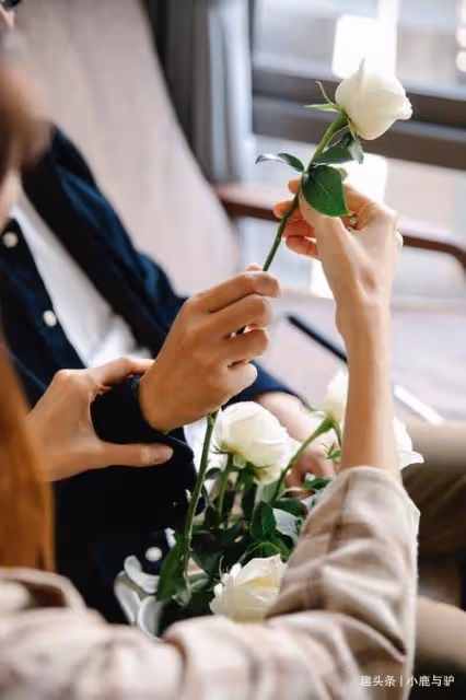 不想上交工資！丈夫提出「AA制婚姻」各管各的　43歲妻子立馬答應「並提出分房睡」：陪你A到底