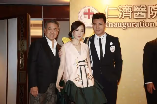 溫馨!TVB小生曬照賀繼母生日,年幼喪母感恩對方令其童年圓滿