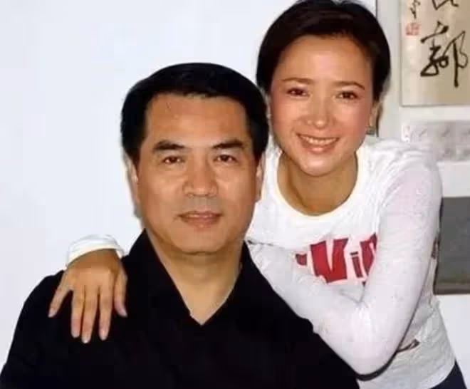 老戲骨廖京生娶何晴為二婚妻子,不離不棄照顧病妻?本人親自闢謠