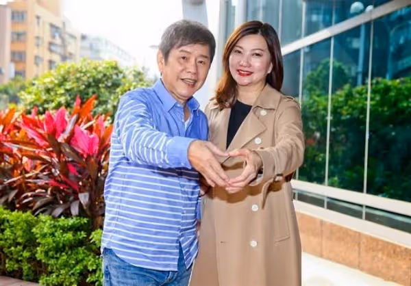 7歲黃西田「負債5千萬」嫩妻甘願一起熬　挺4月孕肚「狂接工作」：我好怕離開他...
