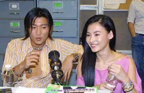 放棄貌美前妻張柏芝,癡戀「比他大12歲」的王菲,謝霆鋒「說出原因」後,網直呼:我不信