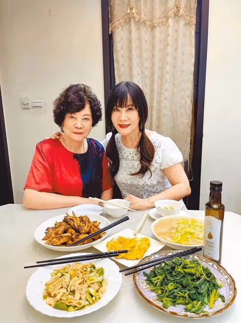 來世繼續結緣!曹西平揭龍千玉「私下超暖舉動」 為她叫屈「狠酸某金曲歌后」:歌不紅人也不紅