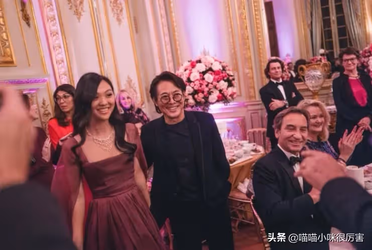 爸爸同樣是李連杰!前妻黃秋燕女兒「與現任利智女兒」現狀:有無「父愛的差距」一目了然