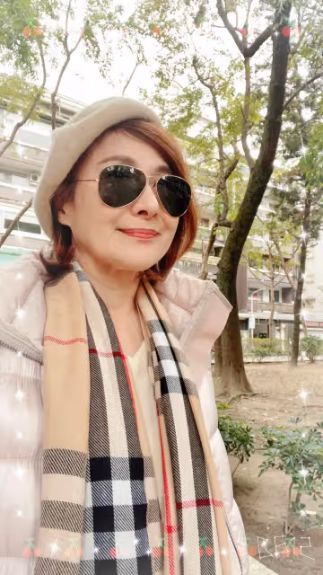 48年前舊照曝光!向娃「早期到歌廳討生活」巧遇貴人 曬「清純側臉美照」對比66歲現況:一樣美❤️