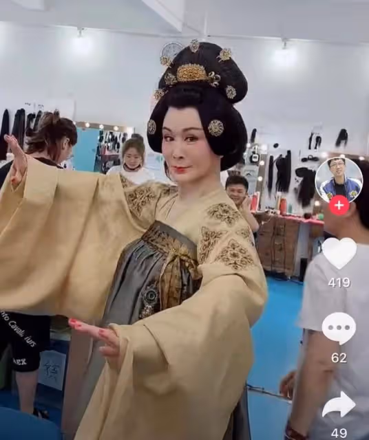 70歲潘迎紫復出!「凍齡神美顏」網驚呆 「古裝劇照曝光」近看皮膚…這太不科學了