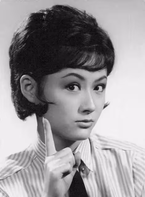 70歲潘迎紫復出!「凍齡神美顏」網驚呆 「古裝劇照曝光」近看皮膚…這太不科學了