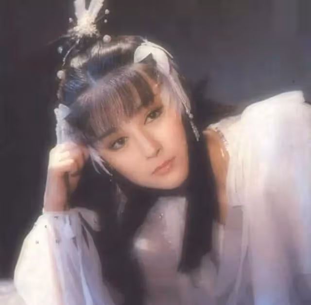 70歲潘迎紫復出!「凍齡神美顏」網驚呆 「古裝劇照曝光」近看皮膚…這太不科學了