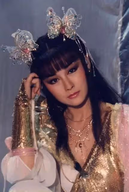 70歲潘迎紫復出!「凍齡神美顏」網驚呆 「古裝劇照曝光」近看皮膚…這太不科學了