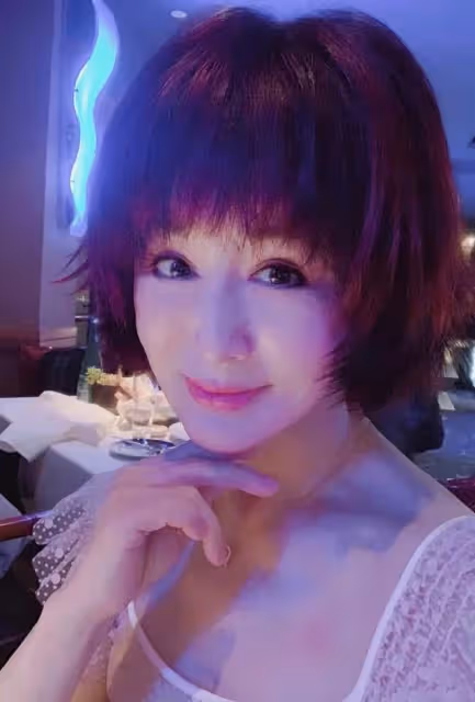 70歲潘迎紫復出!「凍齡神美顏」網驚呆 「古裝劇照曝光」近看皮膚…這太不科學了