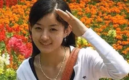 「明星剛出道的樣子」你能認出幾個?安以軒眼睛好小,田馥甄的變化最大,沒想到她最神似仙女
