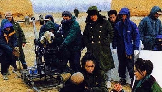 1996年《大話西遊》票房慘敗後,周星馳自立門戶拍出了《食神》,拍攝時愁得一夜白頭