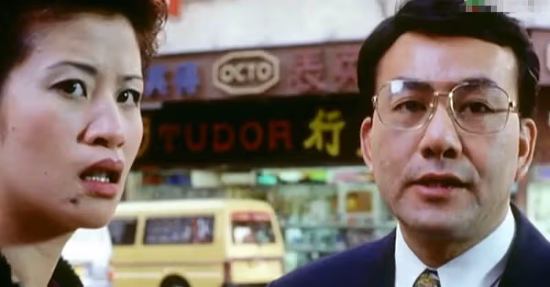 1996年《大話西遊》票房慘敗後,周星馳自立門戶拍出了《食神》,拍攝時愁得一夜白頭