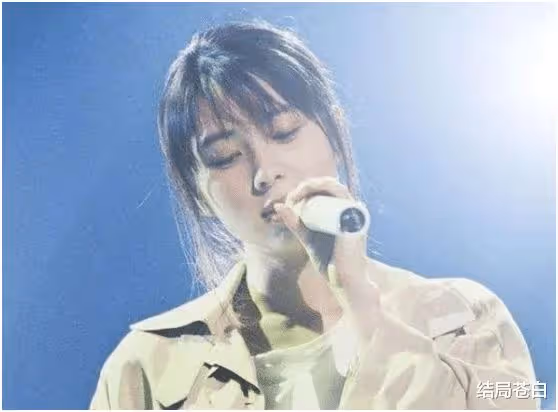 她是「顏值最高」的女歌手, 一首歌火了27年, 如今歌曲已被寫入教科書!