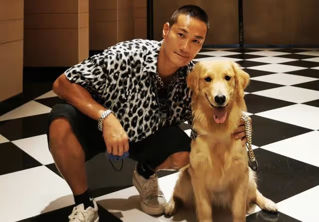 突發!香港知名男星遭陌生男子連砍三刀,送醫緊急手術縫合過百針