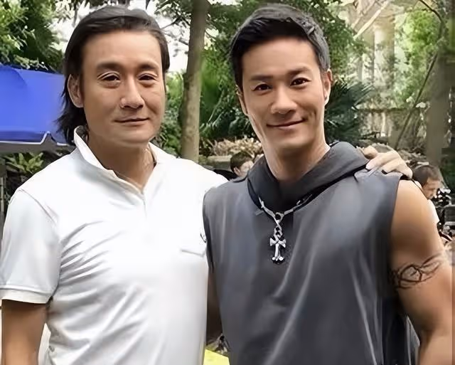 突發!香港知名男星遭陌生男子連砍三刀,送醫緊急手術縫合過百針
