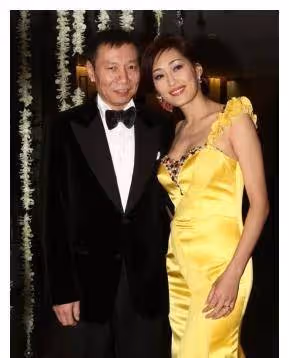 她從保姆逆襲成大明星!卻慘被男友騙4億 賣車賣房還債「52歲現狀曝光 」成大贏家