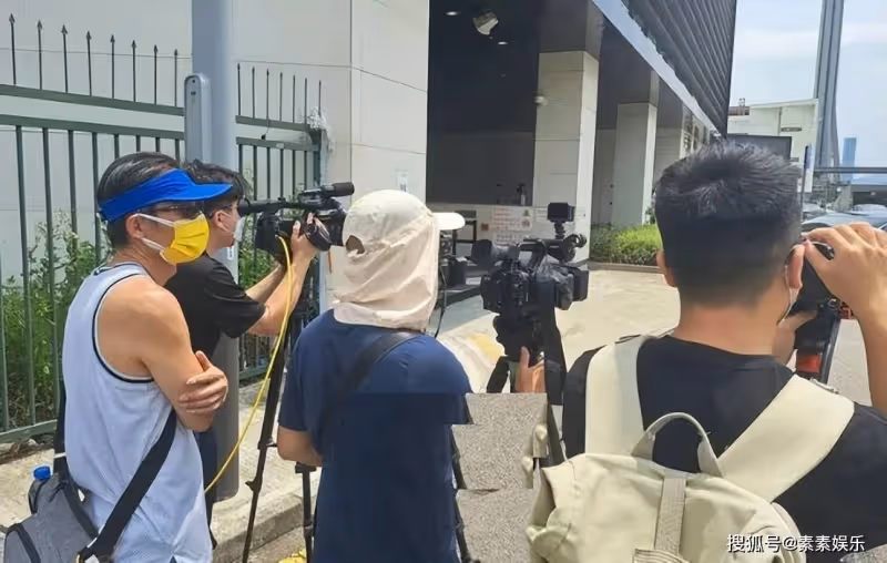 洗米華案結果被指289項罪名：兒子和女兒旁聽，父親點頭示意平安