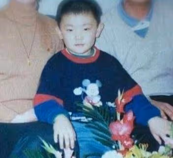 有種「遺傳「叫鄧倫,媽媽才是高顏值,兒子只遺傳「括號唇「就帥到犯規